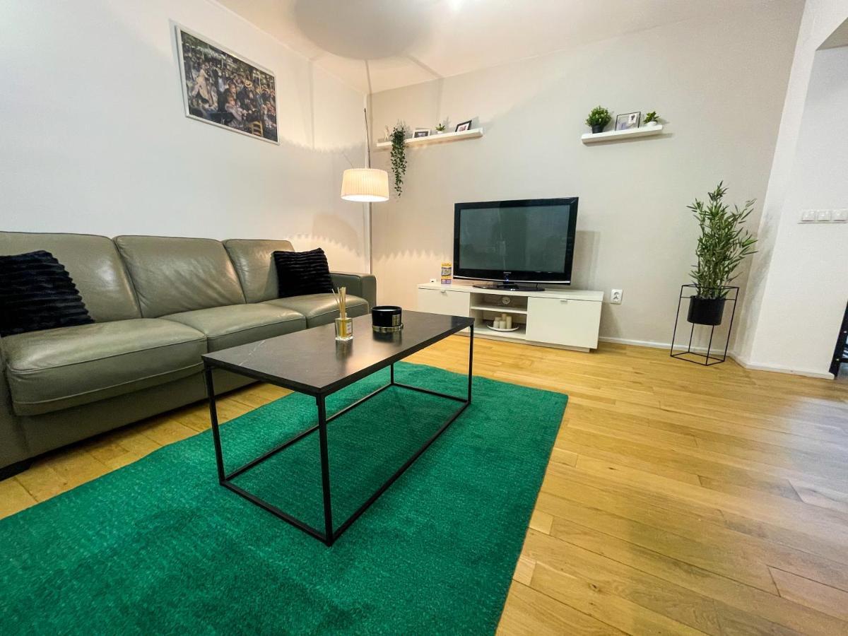 Tudor'S Apartment Bucureşti Ngoại thất bức ảnh